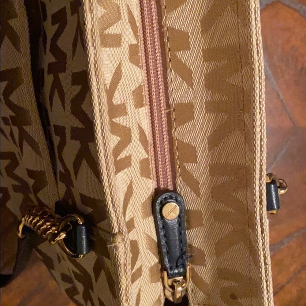 Michael Kors Signature Canvas Print Tote - image 5